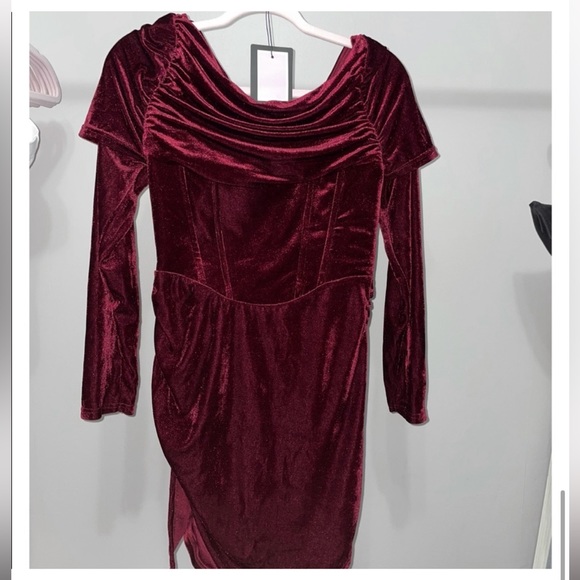 Velvet Maroon PrettyLittleThing mini dress. 6P - Picture 5 of 5